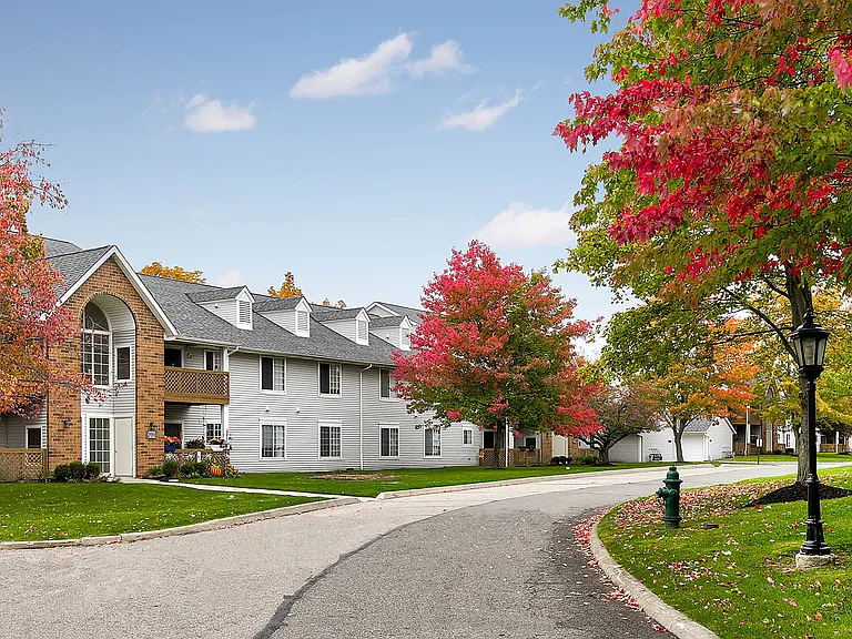 Hunters Hollow Apartments — Photo 29
