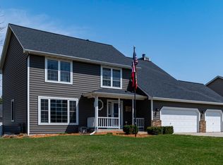 2585 Queensport Rd, Woodbury, MN 55125