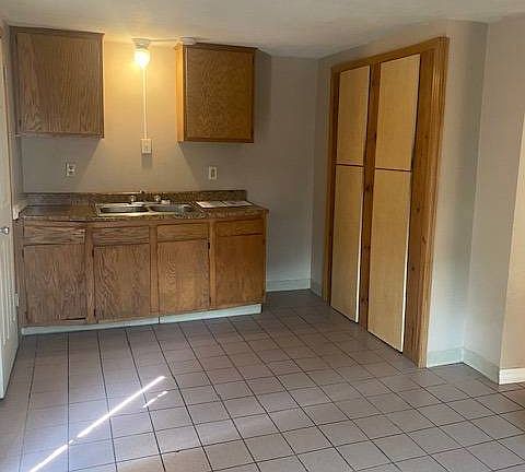 2nd image of 10 5th St SE APT 2