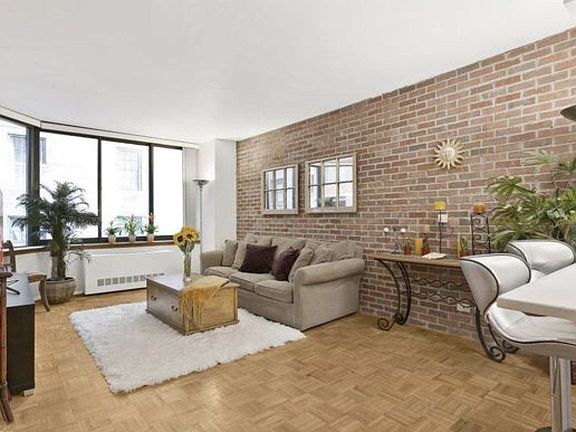 4th image of 250 W 89th St APT 6B
