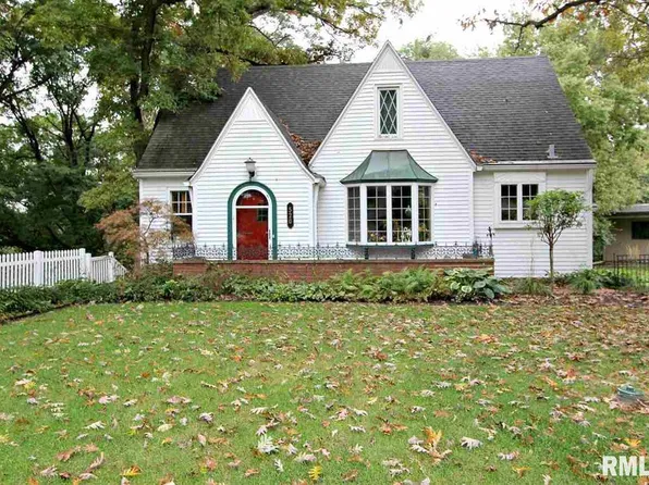 520 Fondulac Dr, East Peoria, IL 61611