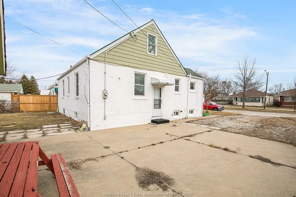 3 bed, $2,095 — Photo 4
