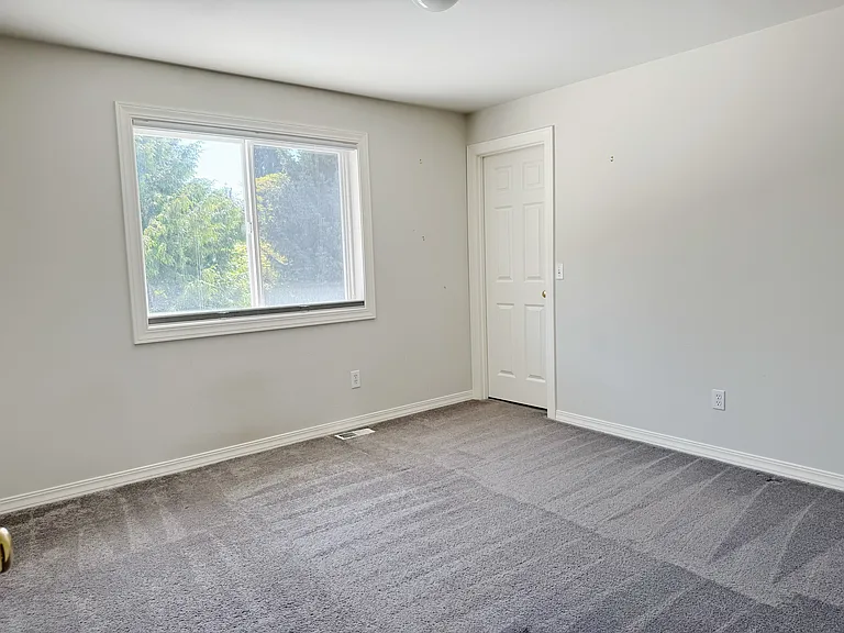 2319 N 128th St — Photo 35