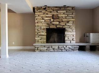 423 Emerson Ln, Mundelein, IL 60060