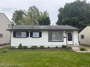 33131 Kathryn St, Garden City, MI 48135