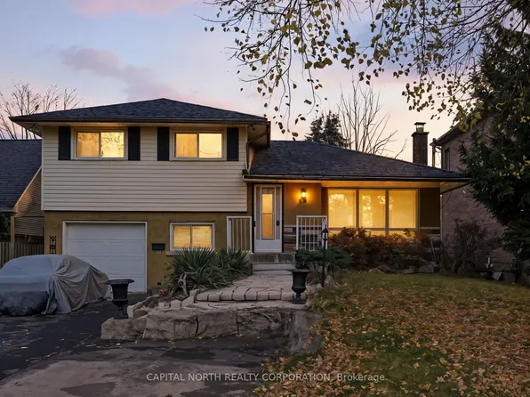 120 Stone Church Rd W, Hamilton, ON L9B 1A3