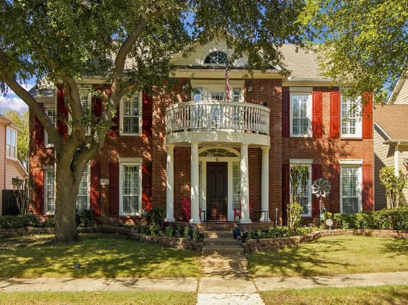 1833 Auburn Dr, Carrollton, TX 75007