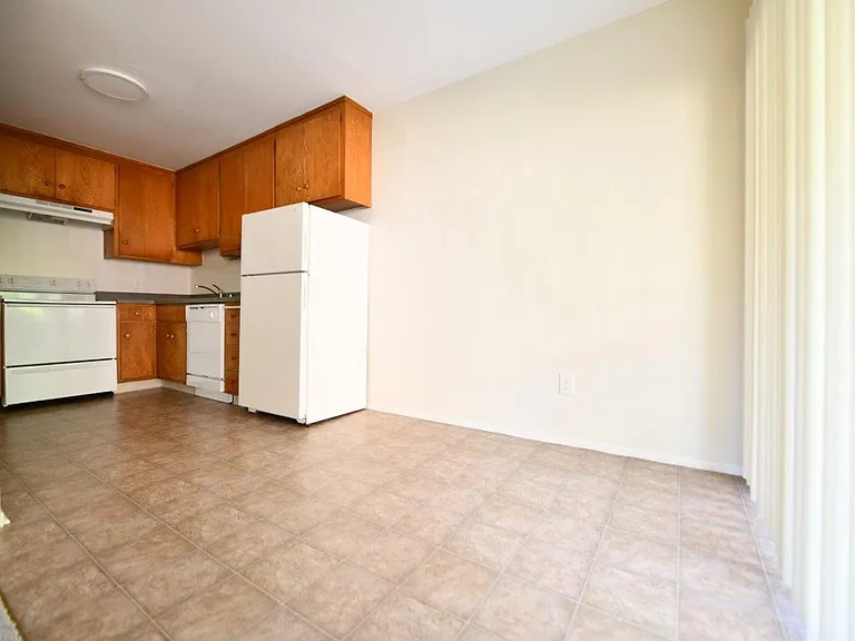 2537 Regent St — Photo 5