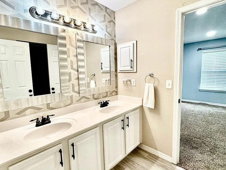4025 Lauren Ct — Photo 12
