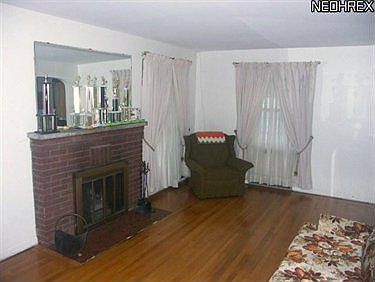 5th image of 1701 Ottawa Ave
