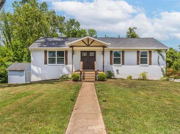 135 Meadowbrook Ct, Bowling Green, KY 42101