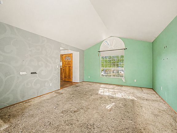 5th image of 4493 Glacier St