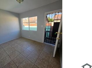1635 E 85th St #B, Los Angeles, CA 90001