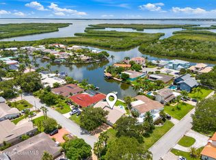 33 Yawl Dr, Cocoa Beach, FL 32931
