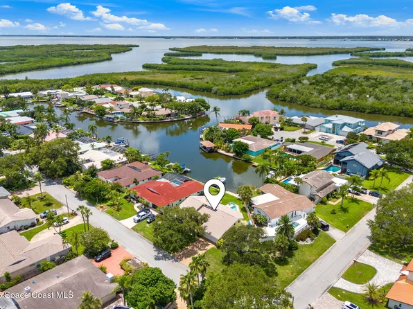 33 Yawl Dr, Cocoa Beach, FL 32931