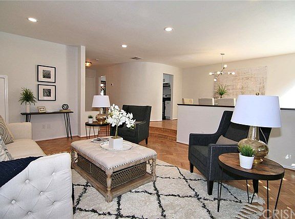 5th image of 5211 Yarmouth Ave Unit 10