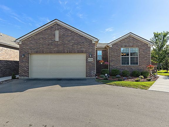 2nd image of 49246 Hanna Ct