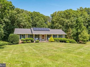 18 Jefferson Dr, Sterling, VA 20165
