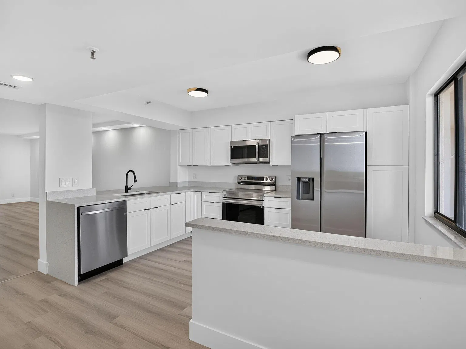 2 bed, 2.0 bath, 1230 sqft, $2,500 — Photo 4