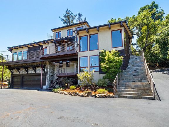 3rd image of 860 Vista Dr