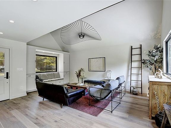 5th image of 2411 Little John Ln