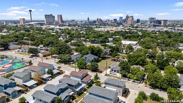 1150 N Olive St — Photo 38