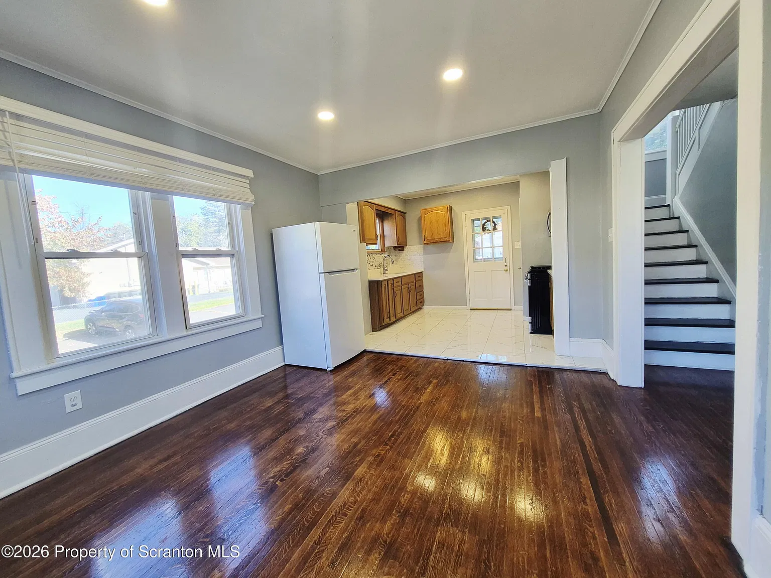 4 bed, 2.0 bath, 2315 sqft, $1,850 — Photo 4