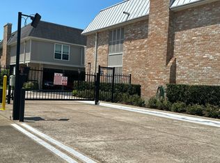 2224 S Piney Point Rd APT 101, Houston, TX 77063