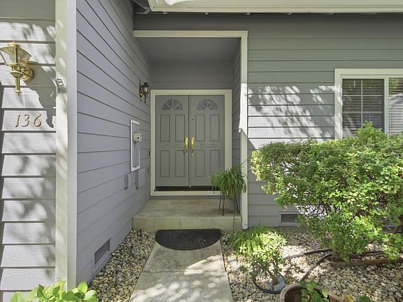 4th image of 136 Redding Rd