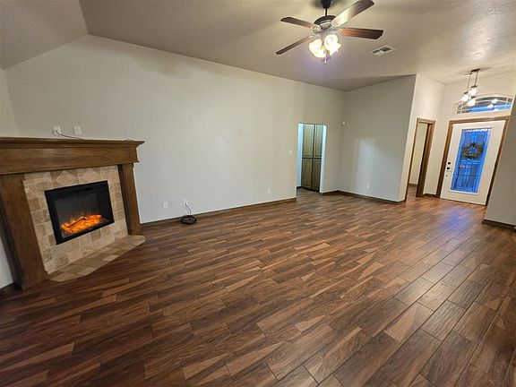 3rd image of 1203 Alma Dr
