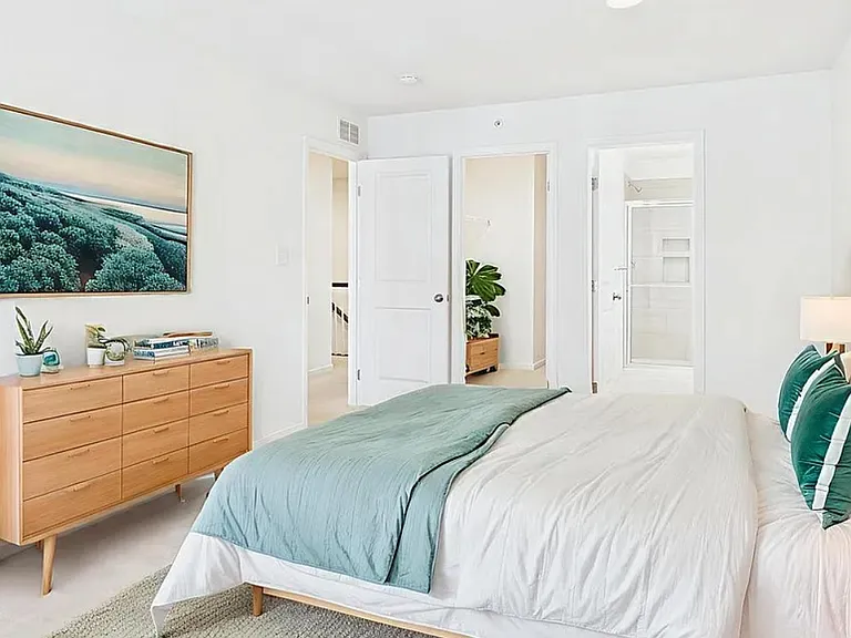 418 Mayer Pl — Photo 3