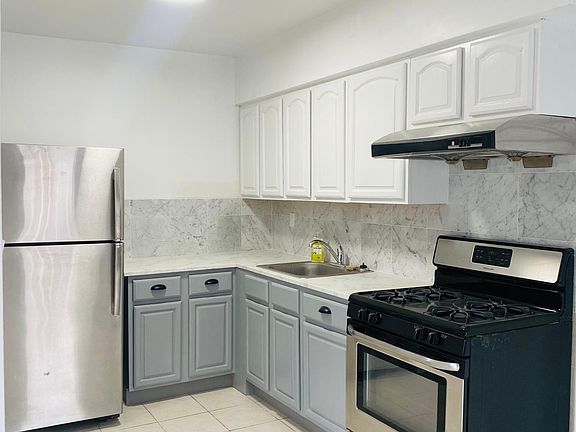 5th image of 4707 Bell Blvd Floor 2