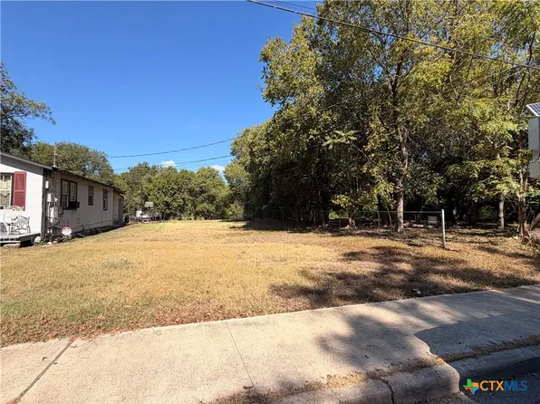 812 Gravel St, San Marcos, TX 78666