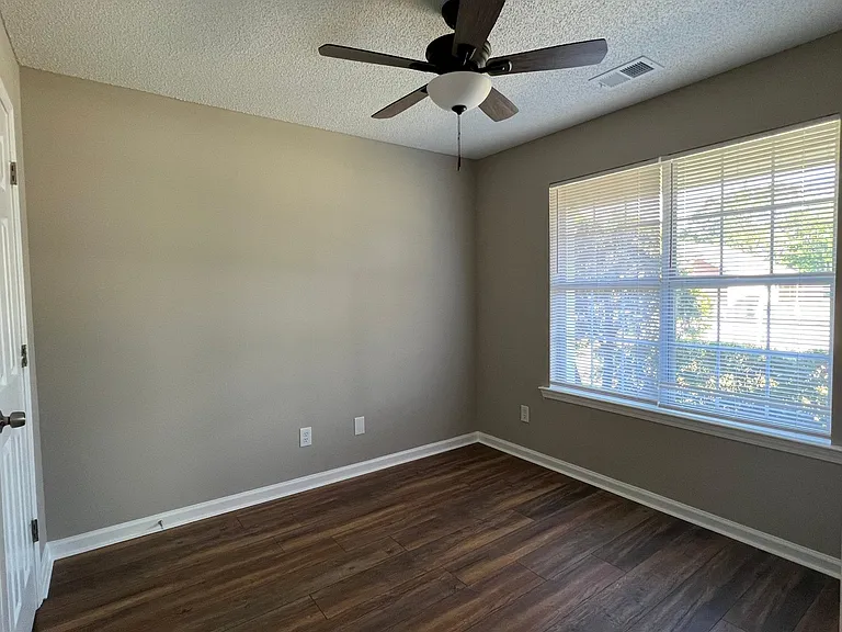 119 Kentshire Ln — Photo 13