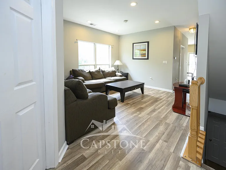 236 Warren St — Photo 11