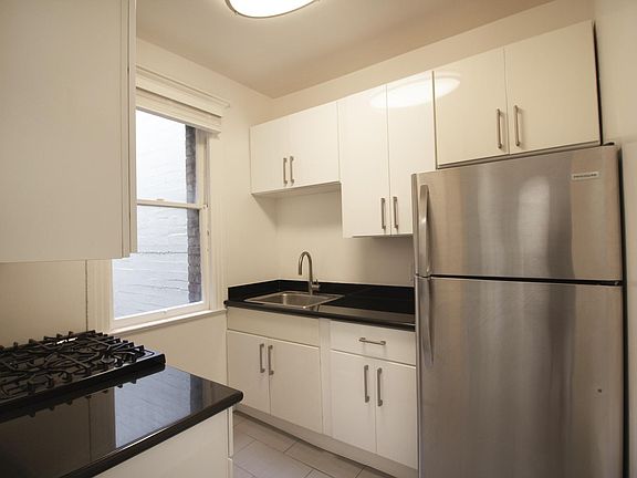 4th image of 720 Jones St APT 47