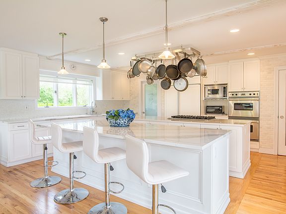 2nd image of 170 Ericas Ln