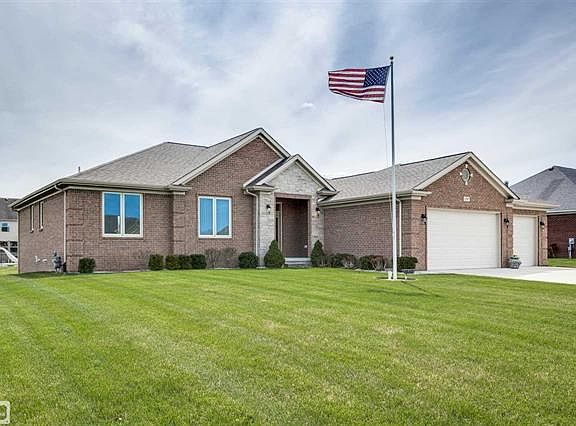 2nd image of 1207 S River Pointe Ln