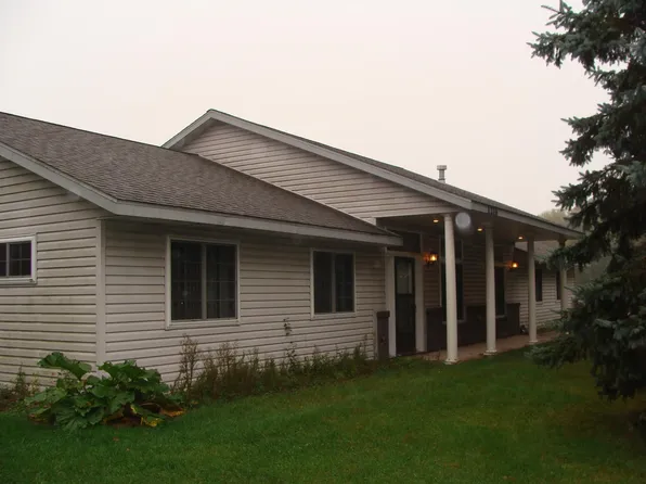 1216 13th St SW, Wadena, MN 56482