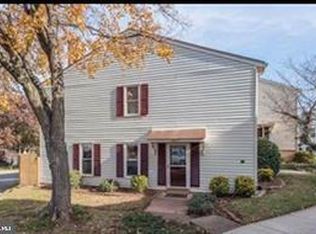 13817 Cabernet Ct, Chantilly, VA 20151
