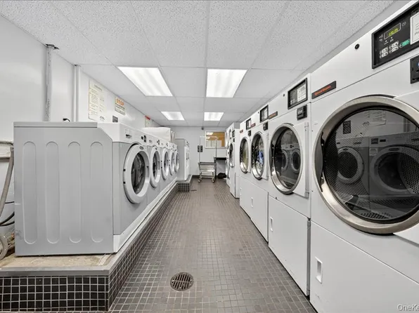 1170 Ocean Parkway image 8 of 31