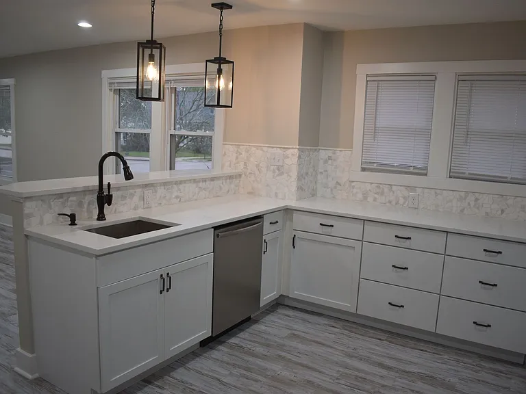 2406 N Talbott St — Photo 5