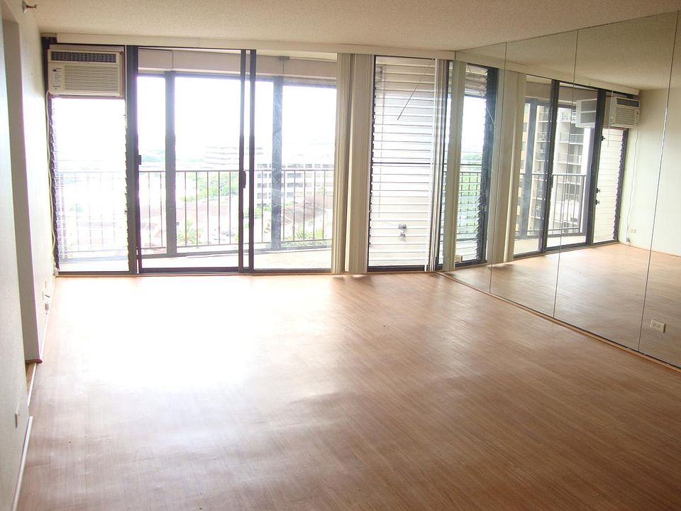 living room, lanai with ocean view