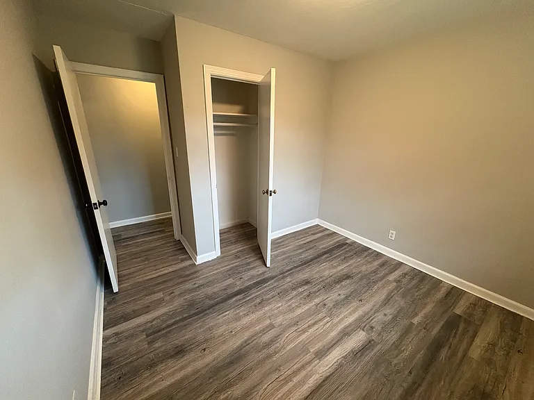 8215 Baywood Dr — Photo 10