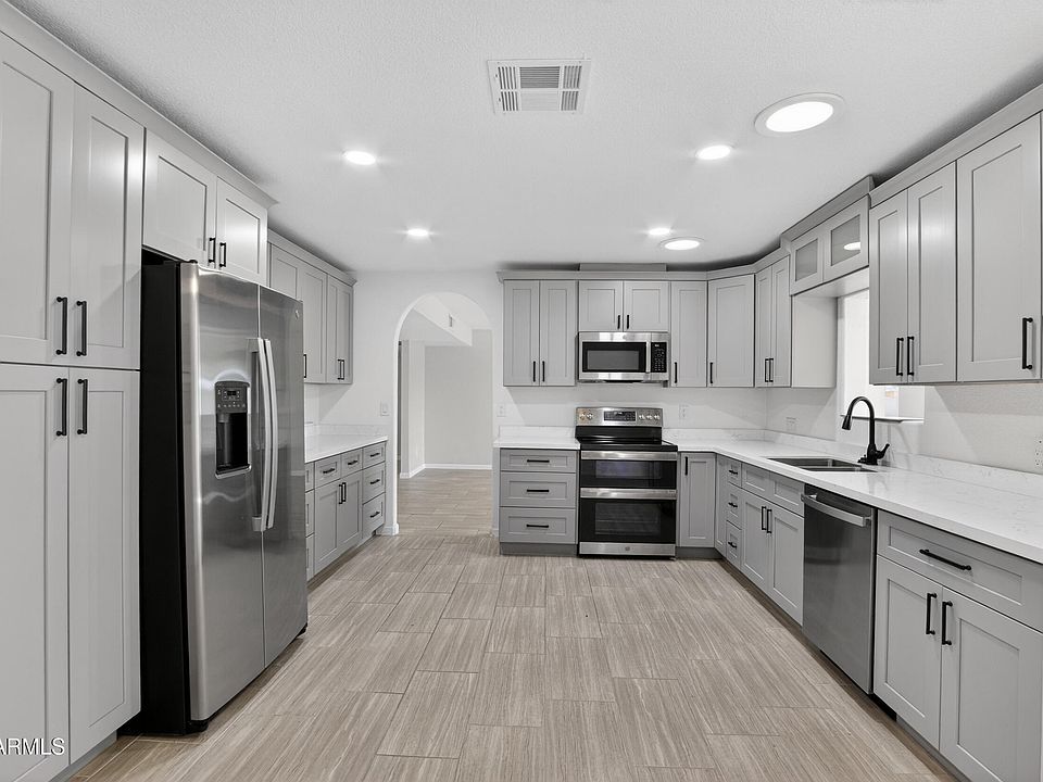 1st image of 25608 S PINEWOOD Drive