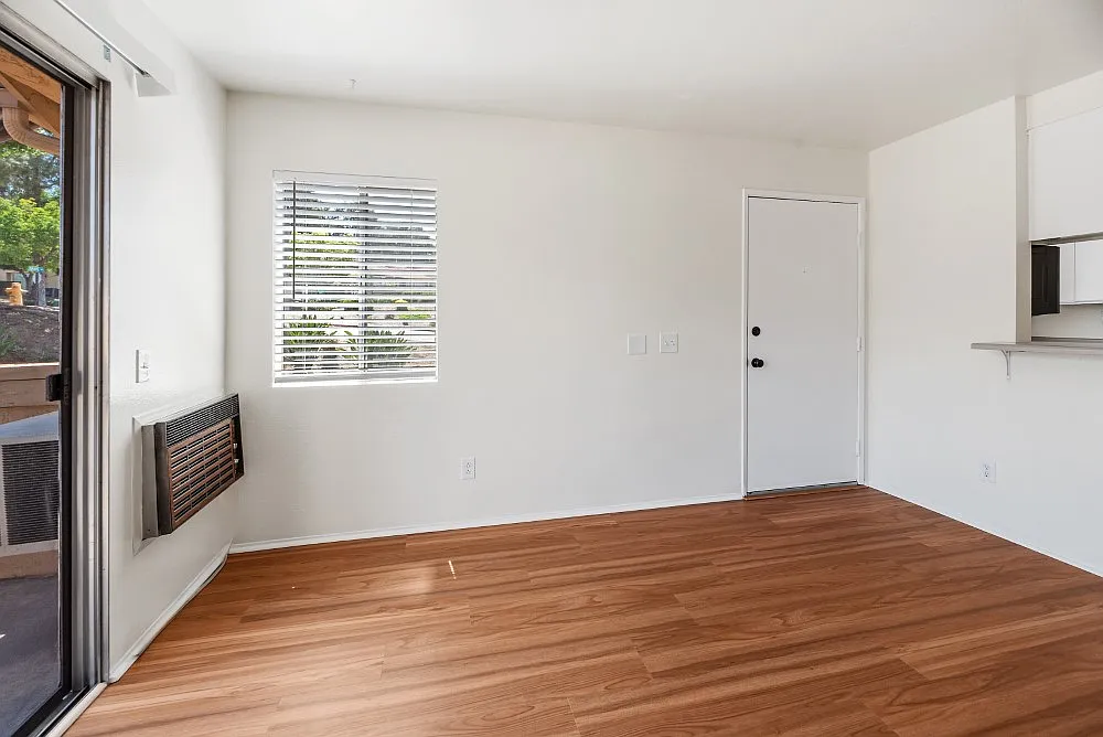 1 bed, 651 sqft, $2,100 — Photo 2