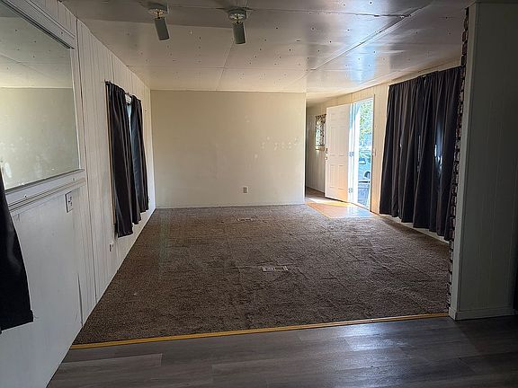 3rd image of 2622 Lackawanna Ln