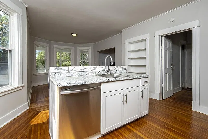 441 Hamilton St — Photo 2