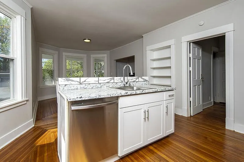 Building Photo - 437 Hamilton St #2