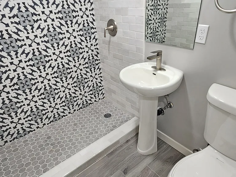 3901 H St #4 — Photo 12